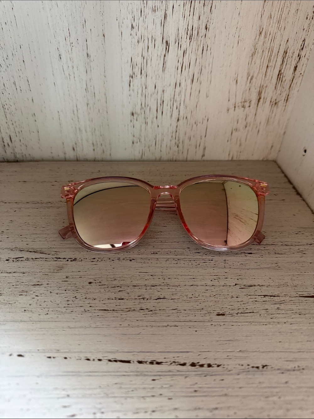 Clear Pink Sunglasses with Rose-Tinted Lenses 🩷👓